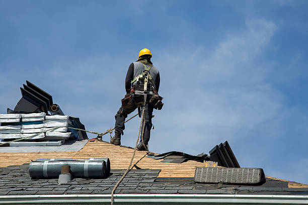 Professional Gutter Installation technician working in Hope, NJ